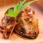 よし町 - 2024.10 ジャフラトレーディング産ホロホロ鳥（ハツと白レバー）炭焼き