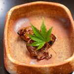 よし町 - 2024.10 ジャフラトレーディング産ホロホロ鳥（ハツと白レバー）炭焼き