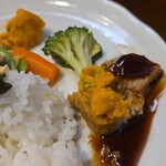 キッチン ブルー グローブ - 再びパンプキンのポテサラ乗せて