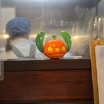 キッチン ブルー グローブ - 気が付くと目の前にハロウィン