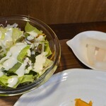 キッチン ブルー グローブ - サラダ、お新香のアップ