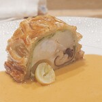 SUGALABO - 海老と帆立パイ:
      仏産オマールブルー/岩手 帆立/祖父 江銀杏/伊予美人