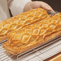 SUGALABO - 海老と帆立のパイ:
                    仏産オマールブルー/岩手 帆立/祖父 江銀杏/伊予美