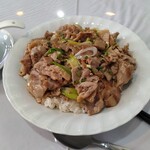 アジアンダイニング&バー 花 - 豚丼ニンニク塩