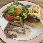 きのこ料理 創士庵 - 黒アワビタケとヤマブシイタケの天麩羅
      サーロインステーキにポルチーニ茸のソース