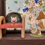 きのこ料理 創士庵 - 出窓にもキノコの小物