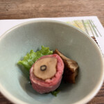 きのこ料理 創士庵 - エリンギに、自家製ローストビーフ巻き