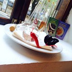 オ・プレチェネッラ - 窓辺のオーナメント