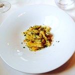 オ・プレチェネッラ - カゼレッチェ＝からすみ、アーティチョーク、小柱のアーリオオーリオ