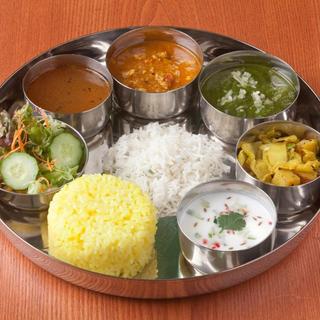 ランチにぴったり♪おいしいインドカレーのお店