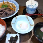 瀬戸内味覚処 芸州 本店 - 和牛すき煮定食