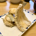 天ぷら よこい - ●二皿目
      ・鰆
      ・鱧
      ・鱚