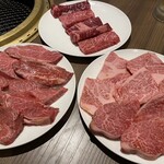 焼肉 飯村牛 - ロース×2、ハラミ×1、カルビ×2