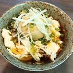Tachinomi Izakaya Sakura - 반숙 조란과 닭가슴살, 파와 부추가 가득