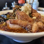 鷹の爪 - 横から