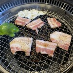 焼肉食堂 おおいり - ぶた焼肉ランチは白い脂肉が多め