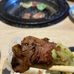 焼肉食堂 おおいり - いわゆるご飯の肉巻き