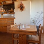 Pocafe - テーブル席