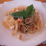 海老と小柱のトマトパスタ