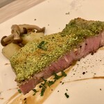 ビストロ プレザン - お肉のメインは神戸ポークの香草焼き✨しっかりお肉！って感じで大満足