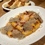 Trattoria DUE - 秋トリュフとグアンチャーレの辛ボナーラ