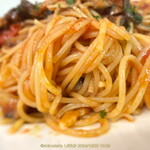 ガストロノミア ヨシ - きのこたっぷりのアラビアータ・スパゲティ（大辛・大盛りの特別仕様）