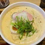 中華そば麦右衛門 - 今年は2回いただいたベジポタ中華そば･:*+.\(( °ω° ))/.:+