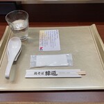 鶏そば 縁道 - 卓上にセットしてあるもの