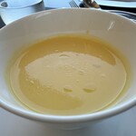 DADA - 2人はとうもろこしの冷製スープにする