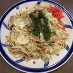 蛸八 - 鶏肉を使ってタレで味付けした焼きそばが名物です。