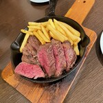 食堂TOPO - 牛サガリのステーキ