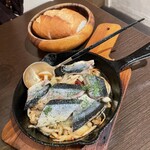 食堂TOPO - 秋刀魚？のアヒージョ！