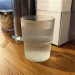 横浜家系ラーメン 三郷家 - 水。