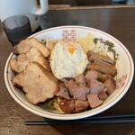 汁なし専門 男のLL - 汁なし６５０g  Ｗ煮豚Ｗメンマです。煮豚１枚おまけです。