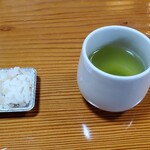 丹野こんにゃく番所 - お茶のサービス