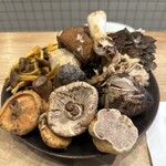 シャントレル - さりげなく白トリュフが混じっててワロタ（笑）