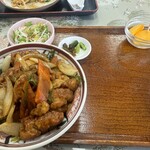 中国料理 頤和園 - 唐揚げ丼セット