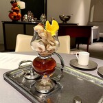 ASAHINA Gastronome - 肉料理を頂いている間にコンソメの準備