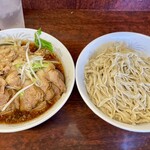 ラーメン二郎 めじろ台店 - 小豚950円、+つけ麺200、アブラまし