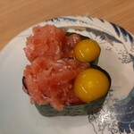 すし江戸 - うずら鉄火