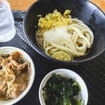 香川屋 - 肉ぶっかけ頼むと肉は別皿