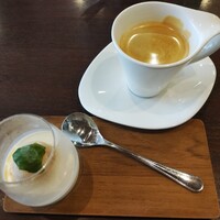 トラットリア イル レガーロ - 塩味パンナコッタと栗のジェラート 珈琲 トラットリア イル レガーロ - 塩味パンナコッタと栗のジェラート 珈琲