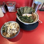 IEKEI KANSAI 王道家直系 我道家 - ホルモン、法蓮草、海苔TPからのオリジナル丼
