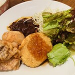 魚眞 - 唐揚げとハンバーグとコロッケ