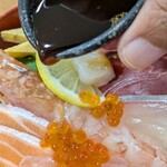 若松食堂 - しつこく醤油かけ写真❗️