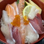 若松食堂 - 特選海鮮丼❗️　海鮮の玉手箱や〜