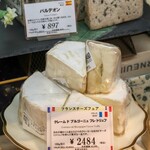 チーズ オン ザ テーブル - 料理写真: