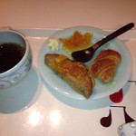 ややダイニング - このジャムとミニヨンさんのパンは最強です