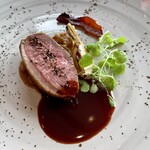 ピエール・ガニェール - チョコレートの香る京都産鴨のロースト