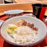 礒田 - 白米に時雨煮、ジャコ　漬物全部乗せ！